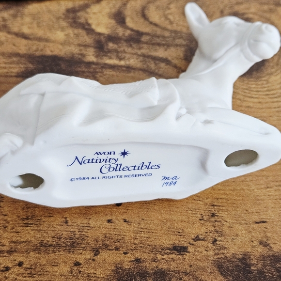 Vtg Porcelain Avon Nativity Figures Camel, Donkey, Sheep Holiday Christmas 1980s - Picture 7 of 8